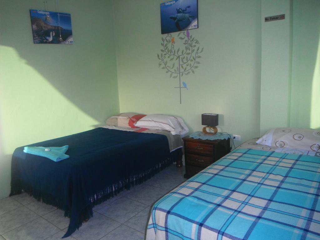Casa De Celeste Puerto Baquerizo Moreno Room photo